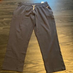 🍍ARMANI JEANS SWEATPANTS🍍DRAWSTRING🍍FRONT AND BACK POCKETS 🍍SIZE XXL🍍H-6